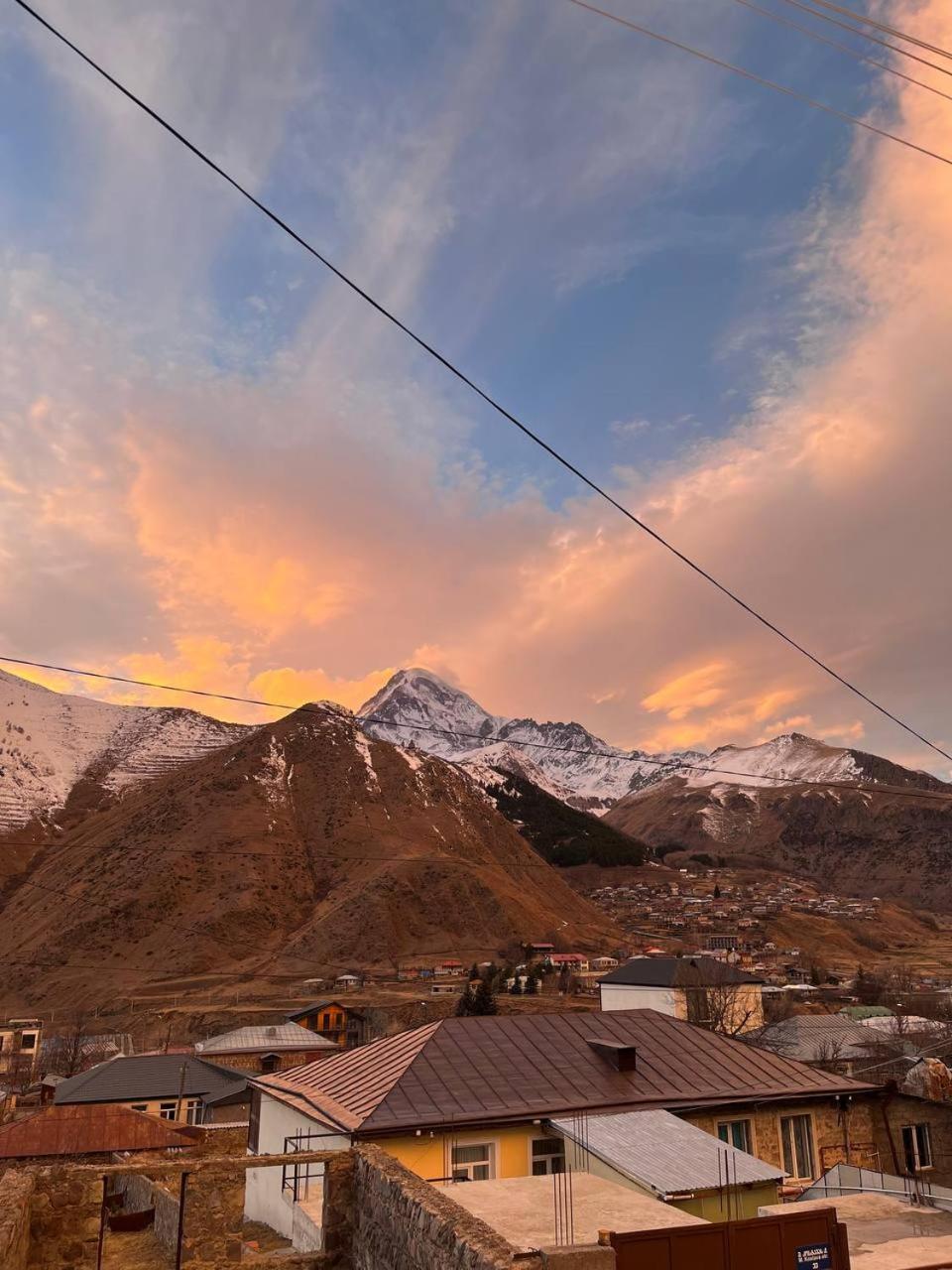 Guest House Misho Kazbegi Ngoại thất bức ảnh