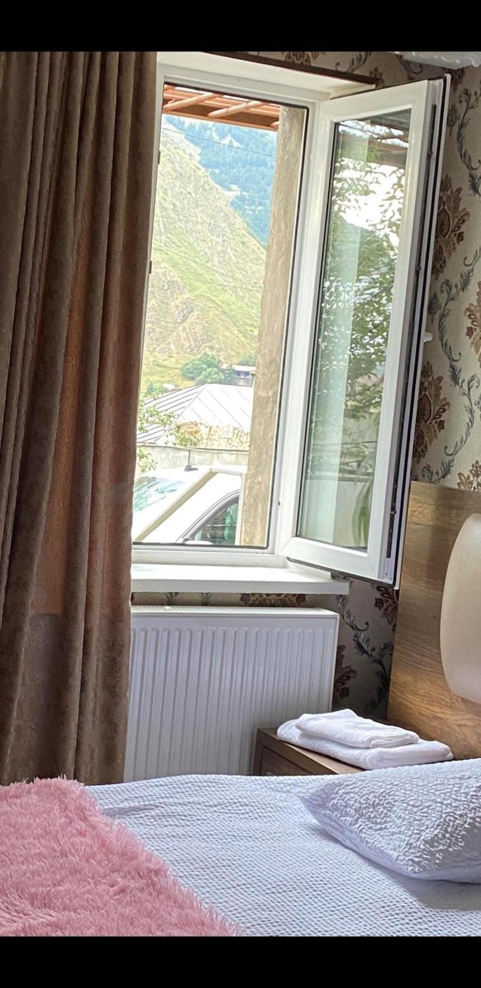 Guest House Misho Kazbegi Ngoại thất bức ảnh